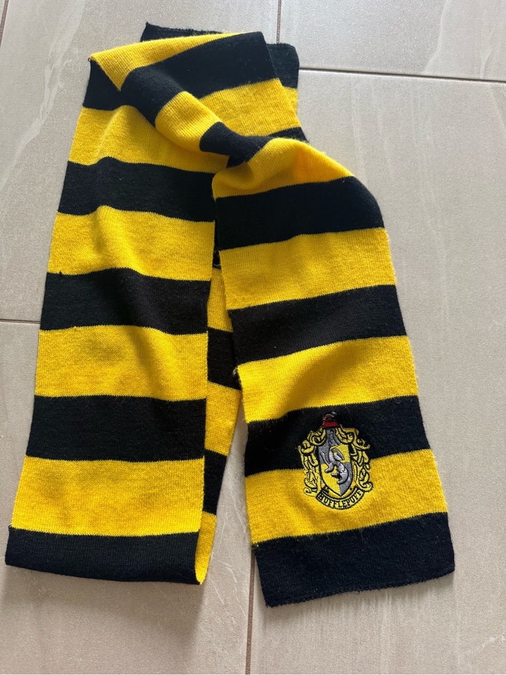 Harry Potter Hufflepuff Scarf Black Yellow Knit Hogwarts 68.5”
